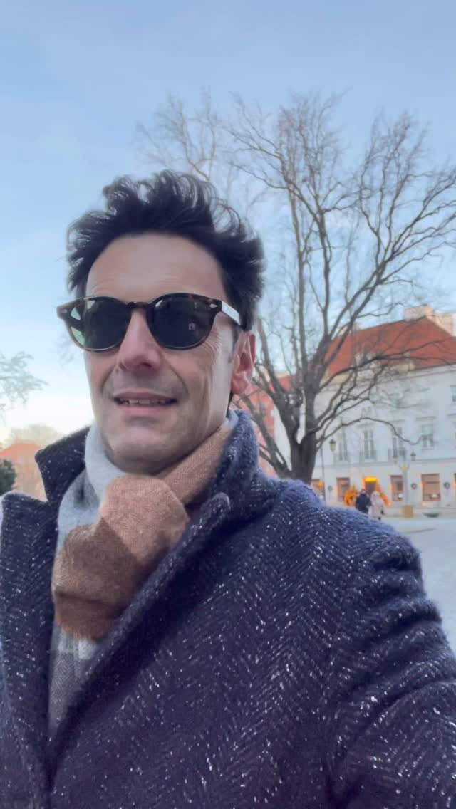 ❗️ULTIMI POSTI ❗️
🎭 ”Maschere, Misteri e Scandali
della Città Nuova” di Varsavia 🎭
Un nuovo audace evento organizzato
in italiano da Mamma mia co za Szkola! 🇮🇹
in collaborazione con Hanka Warszawianka 🫶
📆 Sabato 11. 01. 2024
⏰ dalle h 10:30 alle h 12:30
📍Piazza Krasiński
(incontro al Monumento della Rivolta di Varsavia)
🇮🇹 Per Tutti quelli che parlano italiano
(consigliato a partire dal livello A2) 🇮🇹
e… tutti gli italiani in Polonia!
👉 Quota di iscrizione: 109 zł
La quota di iscrizione include:
👉 Visita della Città Nuova e Vecchia di Varsavia in italiano, piena di personaggi pittoreschi e aneddoti affascinanti che non si trovano nella guide turistiche;
👉 Ingresso all’interno di uno dei palazzi storici più prestigiosi del Centro Storico di Varsavia;
👉 Cin cin finale con Prosecco e una prelibatezza carnevalesca di italiani e polacchi… i Faworki!!!
(Come si dice “faworki” in italiano? In molti modi diversi, dipende dalla regione e non solo. Sabato li conosceremo tutti, insieme a tabte storie incredibili, a volte divertenti, a volte spaventose!
🛵 Questo evento fa parte di Zrób to po włosku! = una serie di eventi speciali organizzati da Mamma mia co za Szkoła! per “vivere” la lingua e la cultura italiana in modi “nuovi e affascinanti” 😎
📋 La passeggiata italiana è riservata
alle prime 25 persone che si iscrivono📋
❗️Come iscriversi?
Per partecipare all'evento
invia un'email a:
mammamia.wloski@gmail.com
Dopo aver ricevuto la conferma dell'accettazione della richiesta,
effettua il pagamento sul conto bancario indicato nell'email 😊
👉 LINK E TUTTE LE INFO IN BIO 😉
❗️ISCRIVITI ORA, PRIMA CHE QUALCUNO PRENDA IL TUO POSTO❗️
#carnevale
#passeggiata
#warzawa
#staremiasto
#italiano
#parloitaliano