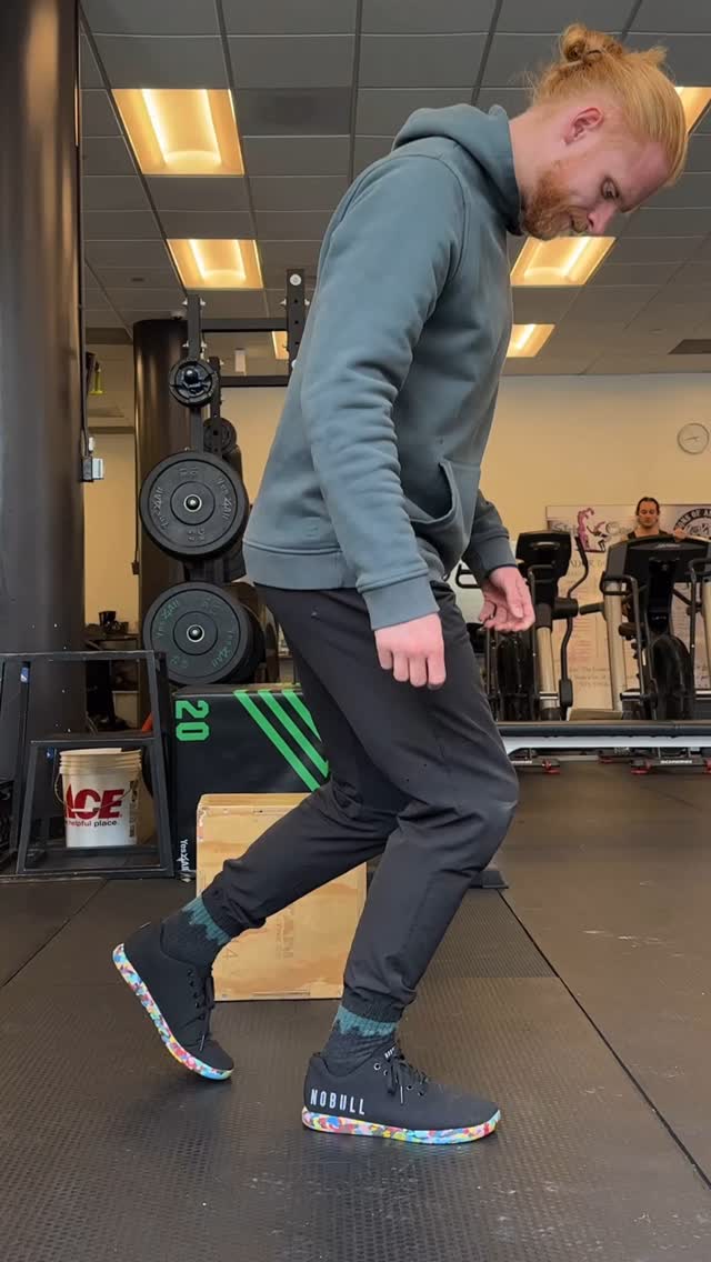 Pain from an old injury can linger long after the tissues, muscles, and joints are fully healed.
This happens because pain isn’t just physical—it’s also neurological.
Even after the injury heals, your brain may still perceive the area as unsafe, creating a “guard” that inhibits normal movement. Over time, this protective response can lead to changes in mechanics, compensations, and even new issues elsewhere in your body.
I’ve experienced this firsthand with my knee. After months of rehab, the tissue healed, but I still felt stiff and hesitant. The pain wasn’t the injury—it was my brain’s way of protecting me from something it no longer needed to fear.
The key to moving past this isn’t just about strengthening the area. It’s about retraining your brain and nervous system to feel safe again. Here’s how:
1️⃣ Start with isometrics: These exercises help you feel the right muscles working again without adding movement. For example, holding an isometric lunge, isometric leg extension, or wall sit for 30-60 seconds.
2️⃣ Add controlled movement: Once the muscles are firing properly, introduce slow, deliberate movements like bodyweight squats or single-leg step-downs to gradually reintroduce stress.
3️⃣ Increase complexity over time: Progress to more dynamic or loaded movements to restore full confidence in the joint. You’ll eventually combine this with plyometrics, agility and speed drills to solidify these changes.
Pain doesn’t always mean something is wrong. Sometimes it’s your body’s way of holding on to old patterns. If you’ve been stuck dealing with lingering pain, it might be time to address the connection between your brain and body.
#ultimate #personaltrainer #training #ultimatefrisbee #strength #frisbee #workout