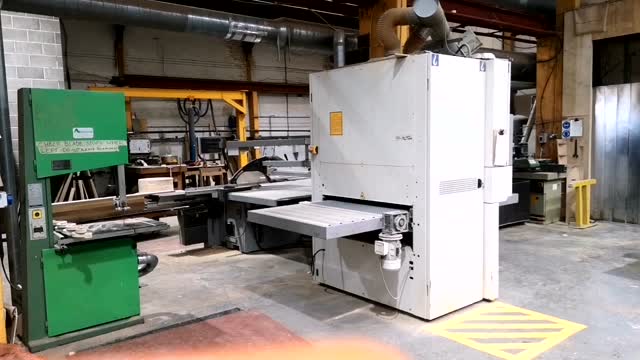 Thickness sanding a blue resin table today! Most of us made it in through the snow!!
#river #table #thicknesssanding #sanding #rivertable #blue #woodwork #woodworking