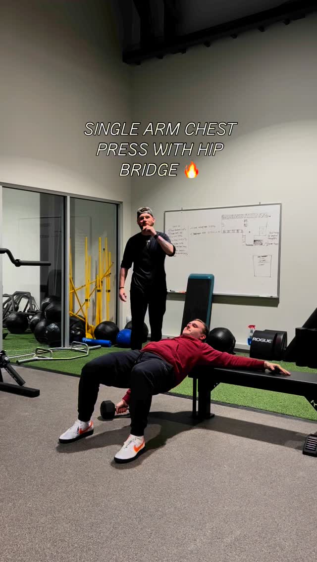Technique Tuesday🔥
SINGLE ARM CHEST PRESS W/ BRIDGE
•
This challenging exercise offers a unique combination of strength and stability benefits. By performing a chest press while maintaining a stable hip bridge, you’re not only strengthening your chest but also engaging your core, glutes, and shoulders. The single-arm variation increases core activation and improves coordination as you counteract the rotational forces. This exercise is a fantastic way to build upper body strength, enhance core stability, and improve overall body control.
•
RAISE THE BAR!