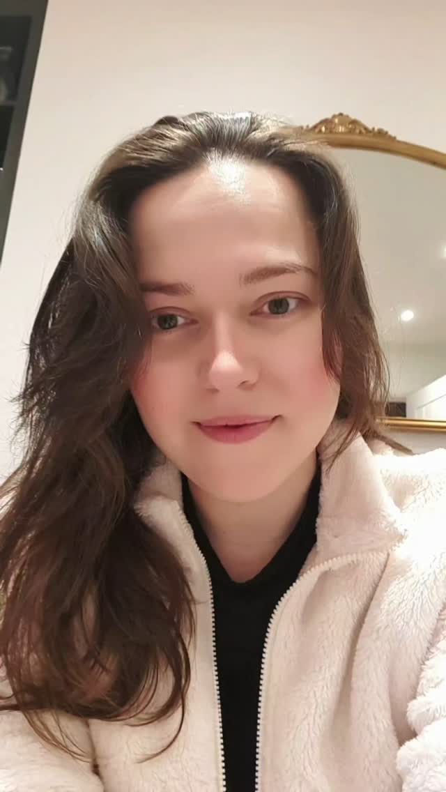 Hi guys, do you remember VOICES OF ANGELS? ๐Today I'm sharing this space with @an__vedi composer so that you can get to know her a bit better!โค๏ธ
You can listen to full recording of this new concerto for baroque violin and an orchestra on my YOUTUBE channel๐
Have a great day ๐