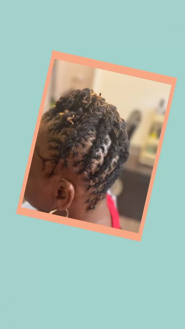 New Year, New Look!
Say goodbye to long hours spent styling your hair and hello to the effortless beauty of Locs. Whether you’re heading to work, hitting the gym, or going out for a night on the town, Locs are always ready—stylish, versatile, and incredibly easy to maintain.
It’s the ultimate in hair convenience, giving you more time to enjoy life and more confidence every day.
Ready to get started?
Loctician – @ericamunnerlyn
#MicroLocksTraining #MicroLocks #Interlocks #SmallLocks #CincinnatiMicroLocks #ColumbusMicroLocks #ProtectiveStyles #NaturalHair #MicroLocksInstallation #Locs #Locks #OhioMicroLocks