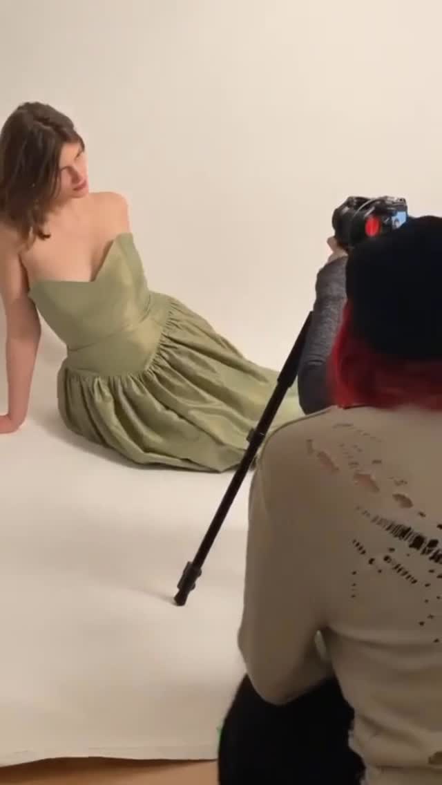 Behind the scenes 📷✨
So much beautiful female energy this shoot, take me back! 🩶
Looks by: @gemmeatelier
Modeled by: @staza.berlin & @chainzz_____baby
Shot in my previous home studio…new and improved coming soon!