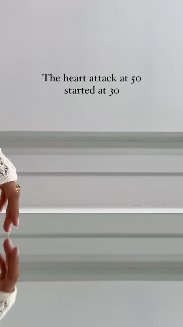 The epidemic of chronic disease that are facing today has not happened overnight. These conditions have developed over years or even decades.
If you are worried about your health in old age, now is the time to take action. A good place to start is my free e-book which gives you a quick start to changes you can make now, for a happier, healthier future you (link in bio).
Michaela x
#healthyaging #health #futureyou #menopause #perimenopause #functionalmedicine #nutritionist #womenover40 #womenover50 #womenover30
