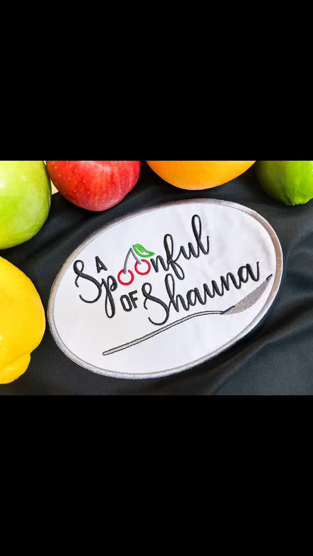 Fresh and Flavourful foods for February:
💝
On the menu:
🍯Creamy starter dip topped with caramelized shallots and hot honey
🍔Smashed chicken sliders with quick barbecue sauce
🫑Vegetarian stuffed peppers
🍋Pasta Al Limone
💝Cookies n’ cream chocolate tart
Sign up at shaunalindzon.com
#torontofood #february #dietitian #cookingdemo #