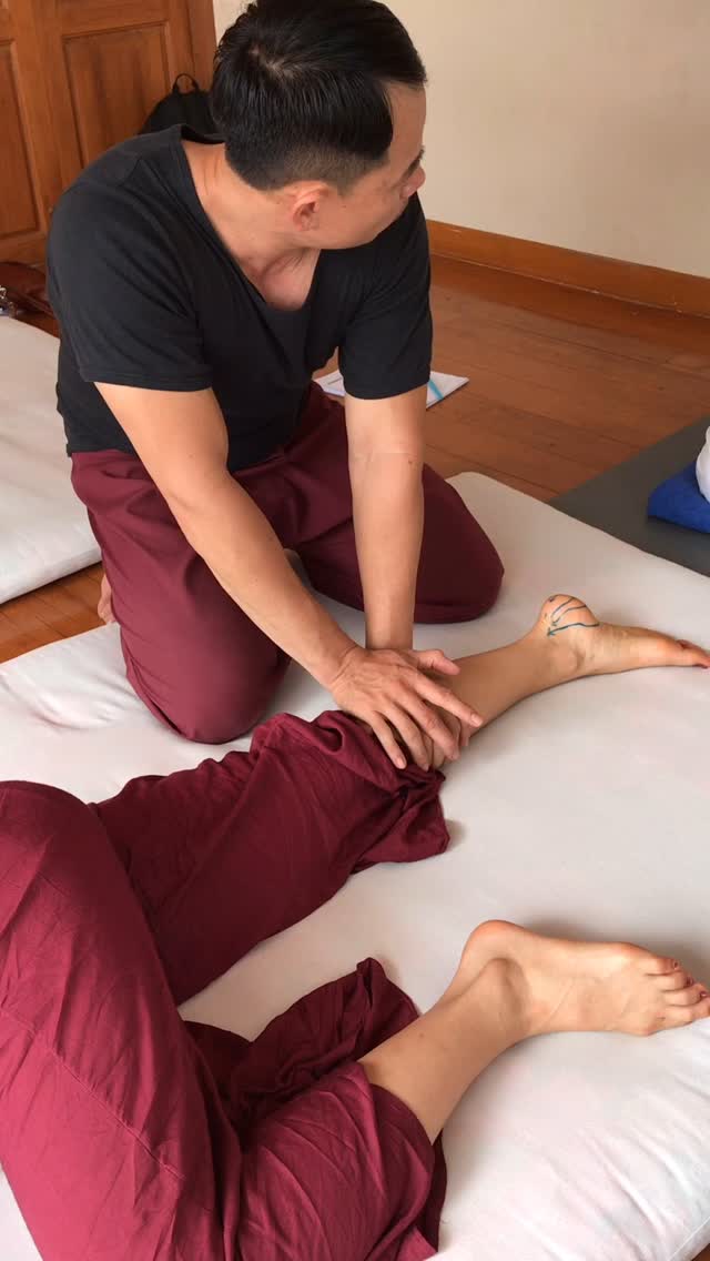 Make me a forever student of learning the things that I love. My dad always said, once you stop learning you stop living. What are you going to learn this year?
#thaimassage #thailand #massagetherapy