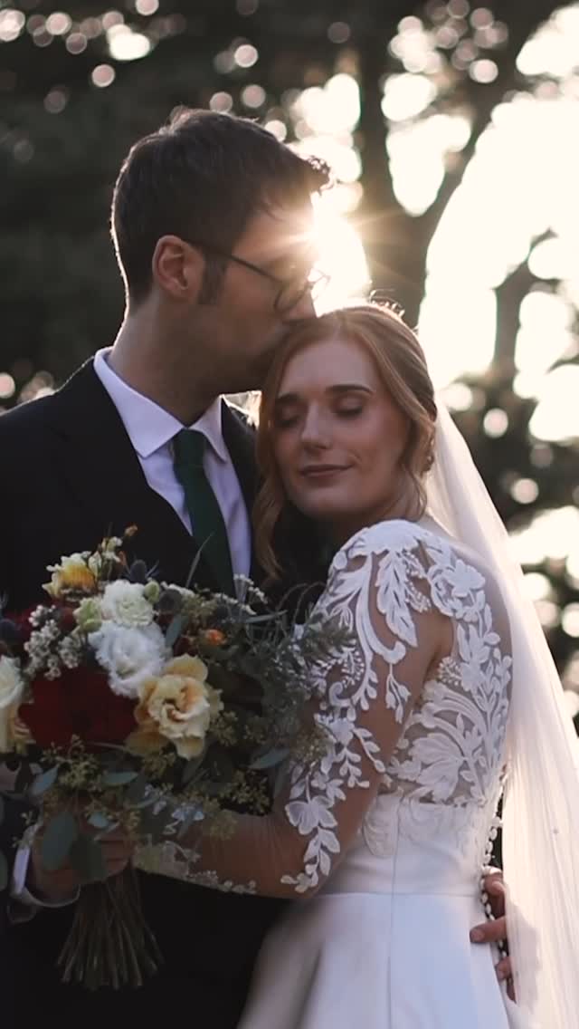 How do you do both?
Here’s how…
Venue: @manorbythelake
Hair: @faithfulhairstyling
Makeup: @bysteph_mua
Band: @rockitband
Flowers: @janlima_flowers
Dress: @weddingbelles_4oaks
#manorbythelake #hybrid #hybridweddingphotographer #hybridwedding #weddingvideographer #weddingphotographer
