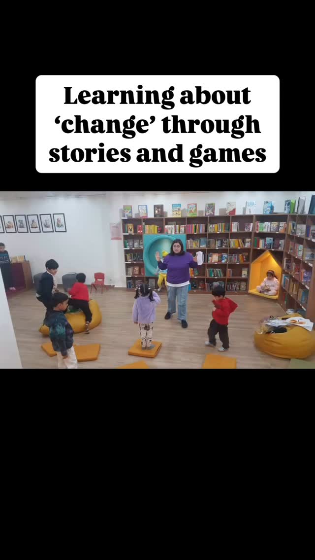 A fruitful morning interacting with some patakas and learning about change through a storytelling session accompanied by a lot of theatrics and games! Thanks @boondephonics and @experienceknook This was fun! #storytelling #parenting #toddleractivities #calmkids