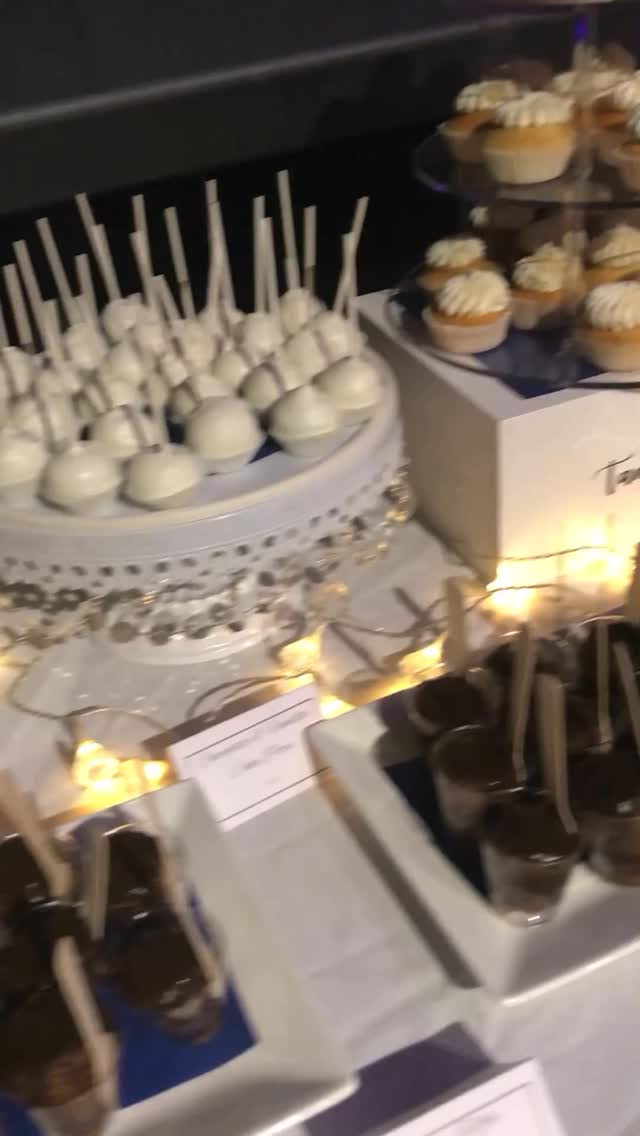 Is that a ring I see on your finger? Did you pop the question under the Christmas tree? 💍
Yes, our diary is OPEN for 2025, 2026 and did I hear 2027? 😅You can never be too organised at getting ready for all things wedding. Come have a chat about your sweetest Big Day. Don’t forget, we make the most luscious buttercream wedding cakes too! 😋
Pop a message or email via the link in our bio 👉
#sweeteverythingswedding ✨