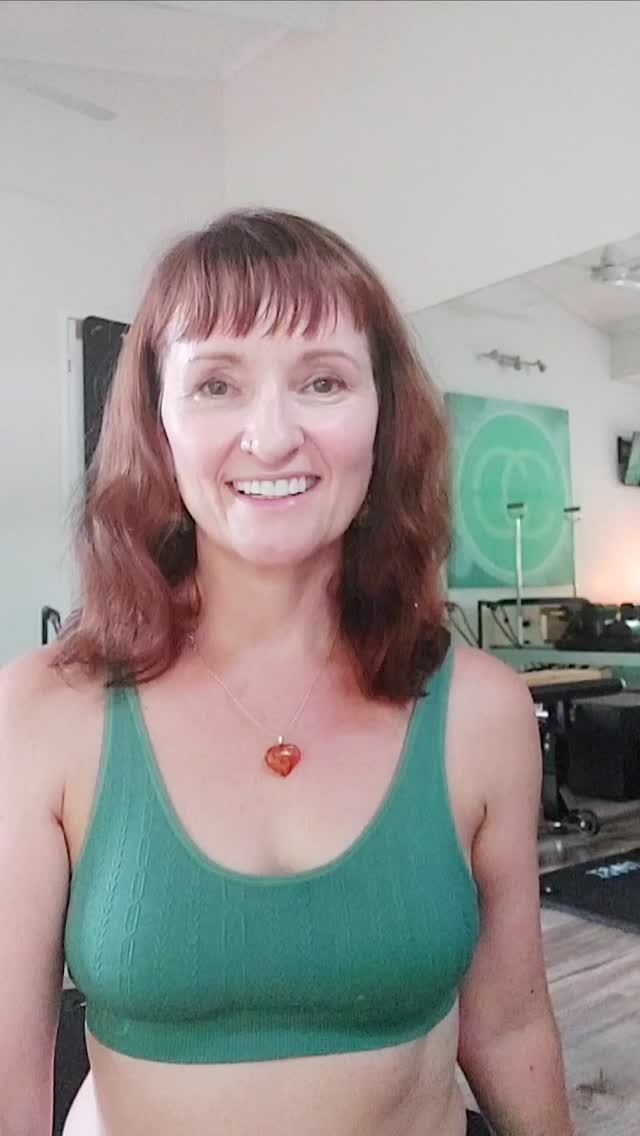 Don't miss out on joining classes at my studio. The schedule is filling up fast and as the sole instructor spaces are exclusive!
Be one of the lucky ones and book yourself today🍀💚😉
#carolineclosepilates #cairnspilates #pilatescairns #privatepilatesstudio #movementforeverybody #pilatesinthetropics #reformerpilatescairns #fnqpilates #mindbodyconnection #smallbusinessbigheart #ishouldbesolucky