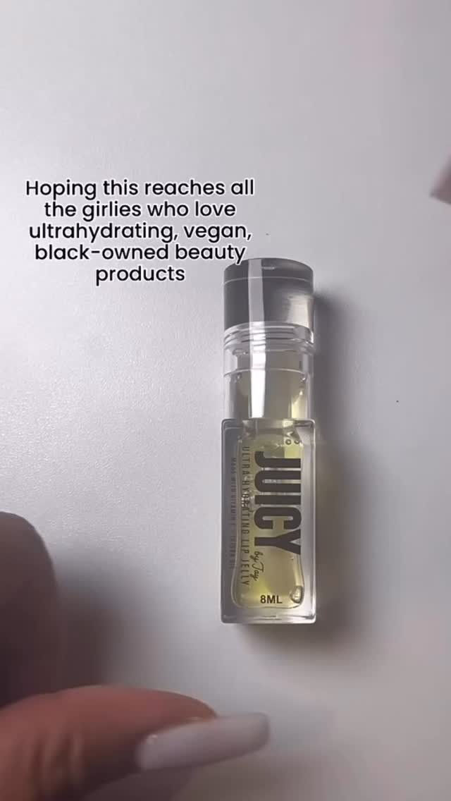 Keep your lips hydrated in all this winter weather with our ultra hydrating jellies. ❄️
My DMV girlies especially need with all these January flurries. Our soothing lip jellies are made with vitamin E, jojoba oil and rose hip oil to keep your lips moisturized and shining without the stick. Shop right here on Instagram or a juicybyjay.com 🖤