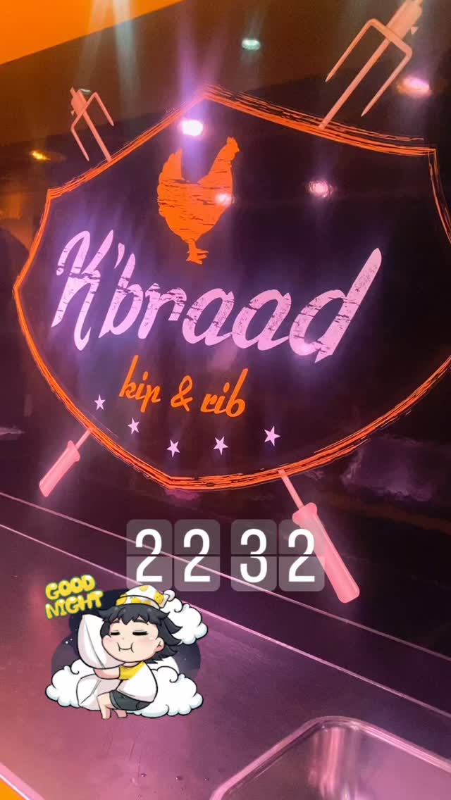 Eerst dag van 2025 zit er op, vertrokken door een mooi sneeuwtapijt door de Vlaamse Ardennen en veilig terug thuis gekomen.
Morgen geven ze -3 graden maar dat houd ons niet tegen. Dus zin in een kip of ribben en zo veel meer?! Dan vin je ons zo als gewoonlijk op vrijdag in Oudenaarde van
9u30 tot 13u Aalststraat 259
16u tot 19u30 langs de N60 Leupegem Ronseweg 91
🍗🥓🍖