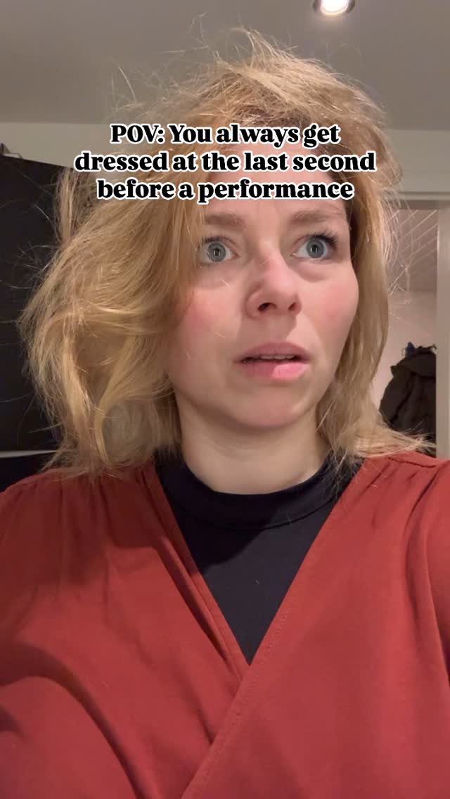 This definitely took a little bit longer than ten minutes 😅
Are you team “ready half an hour before showstart” or team “timing everything so I’ll be ready 30 seconds before my first entrance” ? #operasingersofinstagram #sopranoadventures #operamemes #musiciansofig