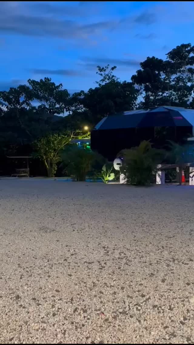 Come, experience the magic of the night sky at Blue Ridge Retreat. Let the stars guide you through a peaceful evening, surrounded by nature’s beauty and tranquility.💫#blueridgecostarica #costarica #stargazing #potrero