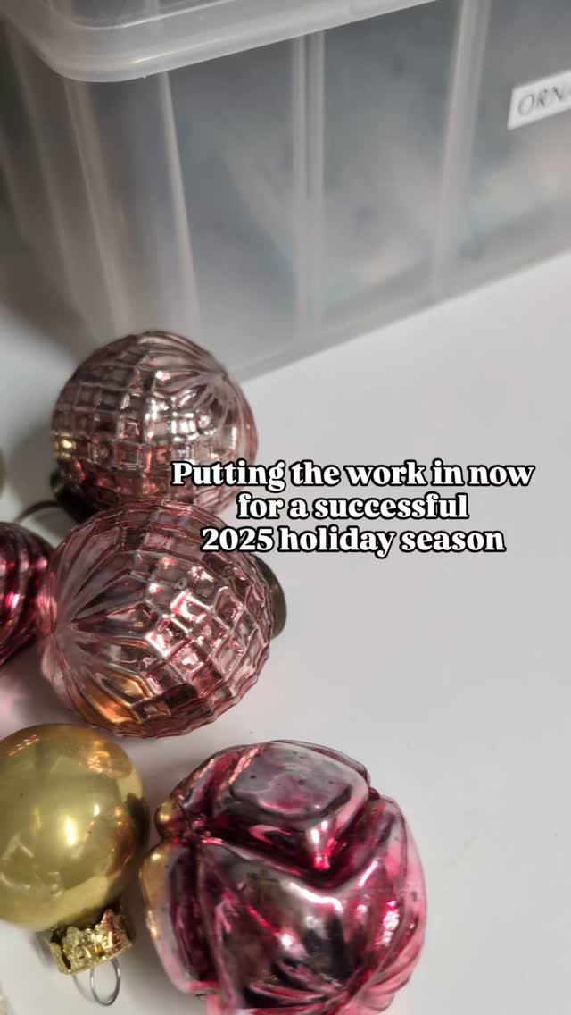 Holiday magic starts with an organized stash! 🎄✨ Take the stress out of next year by organizing your decorations now. When everything is neatly stored and easy to find, you’ll be ready to deck the halls in no time and focus on what really matters—enjoying the season. 🎁💫 #HolidayOrganization #FestiveMadeEasy #StressFreeHolidays