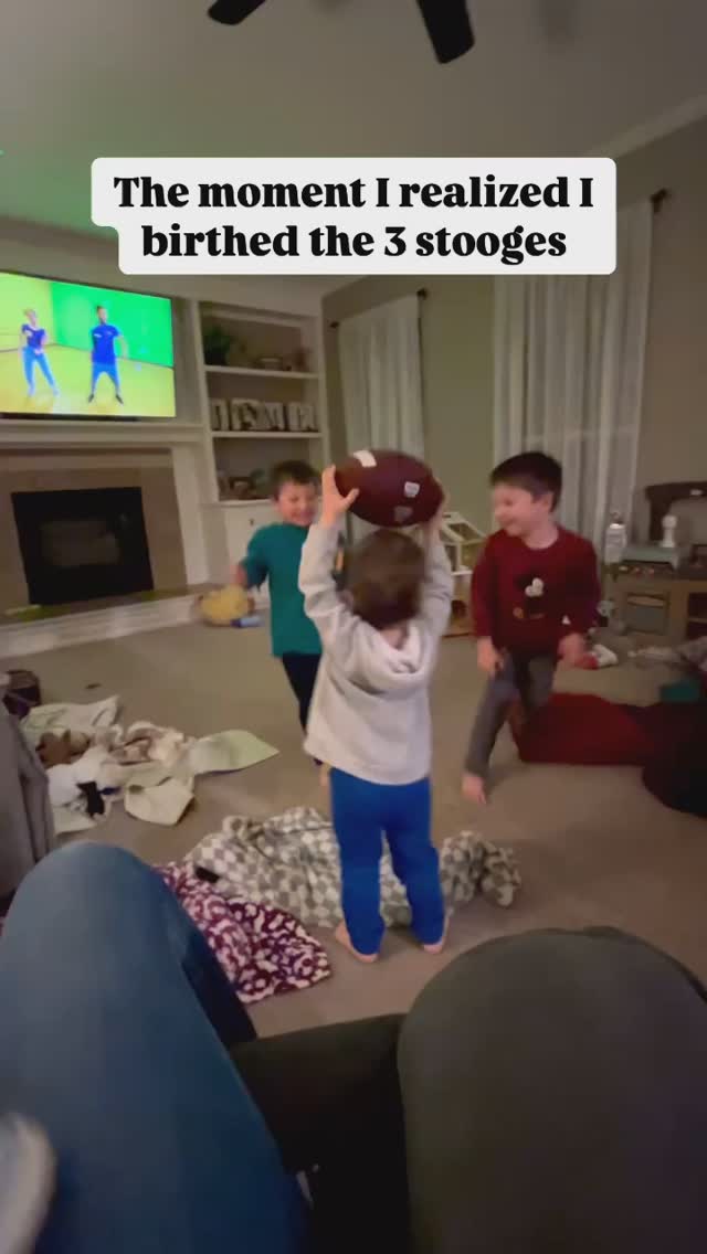 Taking ‘em on tour. Look for upcoming dates in a city near you 🤡🤡🤡
#twinstagram #twinsofinstagram #twinningtwice #twins #twinmom #threestooges #larrycurlyandmoe