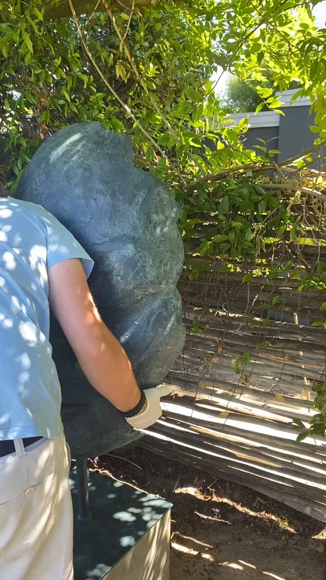 First Installation of 2025. This Find Refuge Sculpture has a new special home in Cape Town
#Sculpture #CapeTown #installation