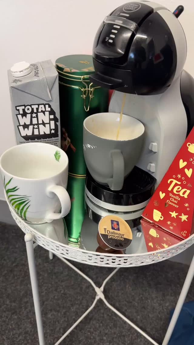 Chaska ist einfach unser Spirit Animal ☕️🙂
#ovgugmbh #kaffee #moody #work #officedog