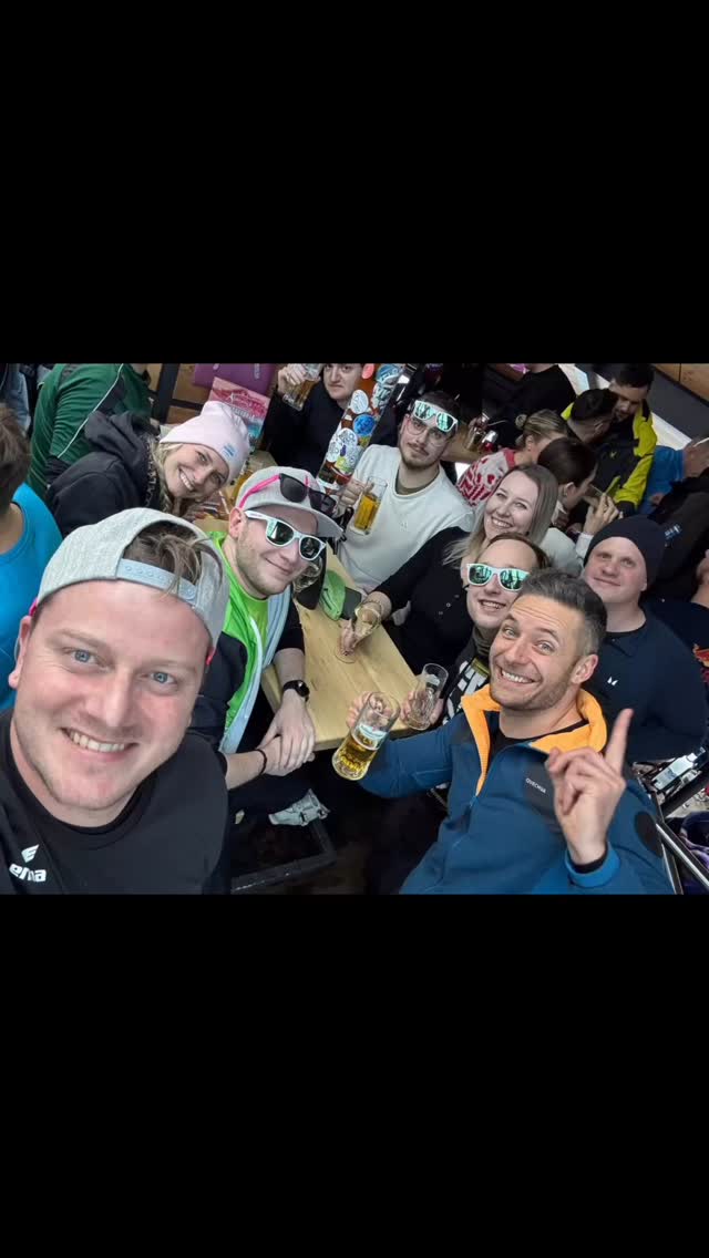 🎿❄️ Wochenendausflug nach Schladming ❄️🎿
Vergangenes Wochenende durften wir auf Einladung der Firma ein unvergessliches Wochenende in Schladming verbringen – und das bei perfektem Wetter! ☀️
Ob Skifahren auf den traumhaften Pisten oder gemütliche Einkehr in den urigen Hütten – für alle war etwas dabei. Neben einem freien Programm sorgten ausgewählte Highlights wie das gemeinsame Abendessen am Freitag inklusive Après-Ski und ein leckeres Mittagessen am Samstag für wunderbare Momente und viel gute Laune. 🍽️🍻
Ein herzliches Dankeschön an die Geschäftsführung für diesen großartigen Ausflug – wir hatten unglaublich viel Spaß! 💙
#Teamwork #Schladming #Firmenausflug #Danke