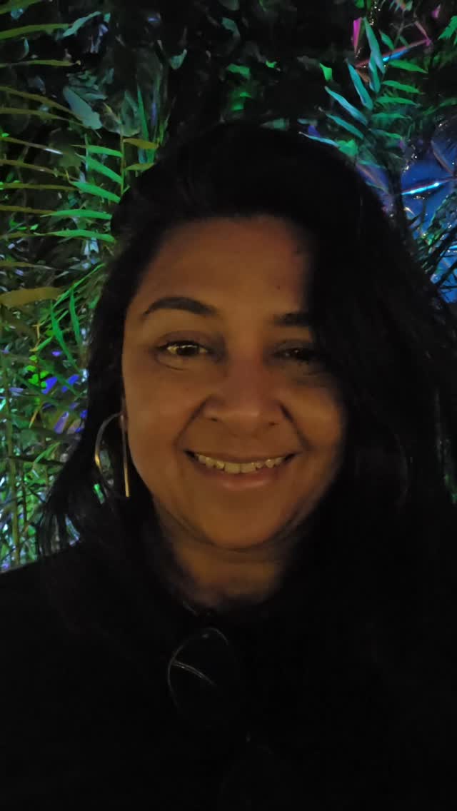 #breathwork #coherence# #asian_female_entrepreneur #asian #slowmotion #symbiosis
If you can't visit such botanical splendour, create it at home. Look UP and move your eyes.
Snake Plant (Sansevieria) is one the best plants for purifying air, even at night
Bamboo is fast- growing, it's leaves photosynthesise at hight rates, making it a significant oxygen producer.
GREEN LOVE: regulate your nervous system. Slow it down with breathing and chill, speed it up with somatic movement synched to breathing and energise yourself.
#IEMT #hypnotics#heal