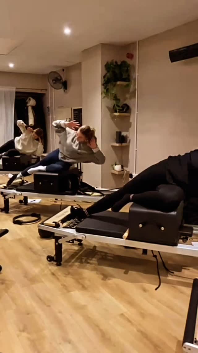 First weekend of reformer training with @naomidifabio at @studio44reformerpilates !
Amazing time with some amazing people and the next wave of reformer instructors 💪 Couldn’t recommend the course more to people looking for training courses.
Stay tuned !
#reformer #pilates #reformerpilates