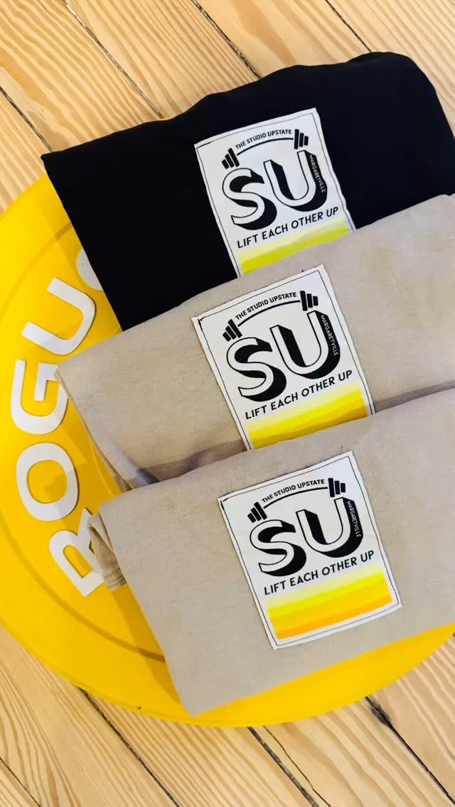 New mini tee test drop! Modified larger patch on back, classic cotton/poly blend, unisex fit. Good ole trusty Hanes tagless, only $22. Just two medium and two large beige, one small black, ask if you want a certain size/color 🙌 Merch up, and lift each other up! 💯🔥🏋️♂️
#catskills #gym #workout #thestudioupstate #personaltraining #upstate #merch