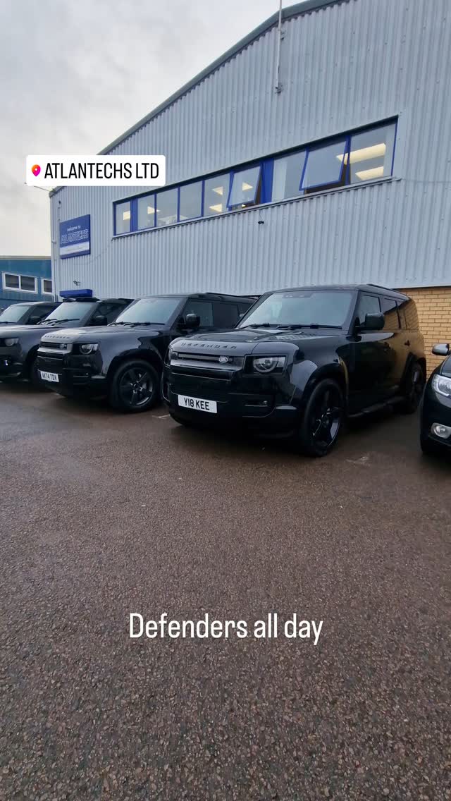 Busy week of conversions..
Enquire today.
#landrover #defender #landroverdefender #defender110 #defendercommercial #commercialvehicle #discoverycommercial