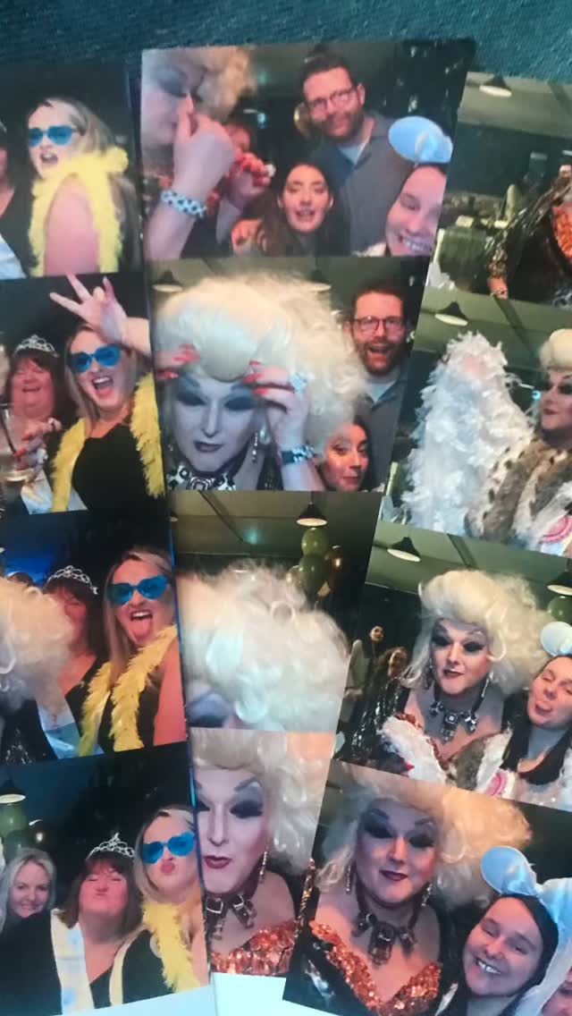 Gosport a go go on Saturday night at Arty’s Bar with the beautiful Ashley and her gang ♥️🍸