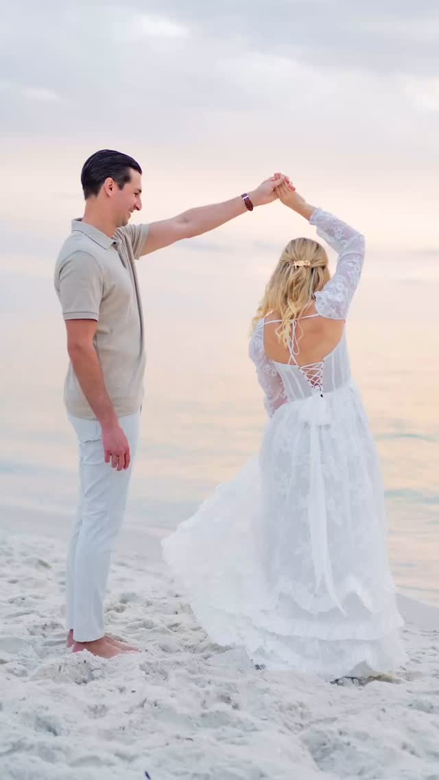 Happy parents to be 🩵🤍🩷#swflphotographer #naplesphotographer #fortmyersphotographer #bonitabeachphotographer