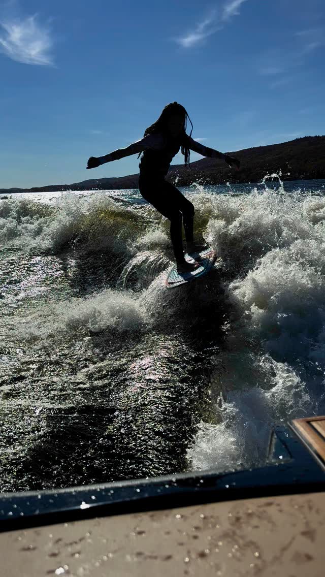🚨🚨🚨WARMER WEATHER IS AROUND THE CORNER BOOK YOUR LESSONS OR RENTALS NOW!!! 🏄♂️ 🚤 🚨🚨🚨#wakesurf #wakesurflessons #wakeboarding #greenwoodlakeny #atxsurfboats #tige