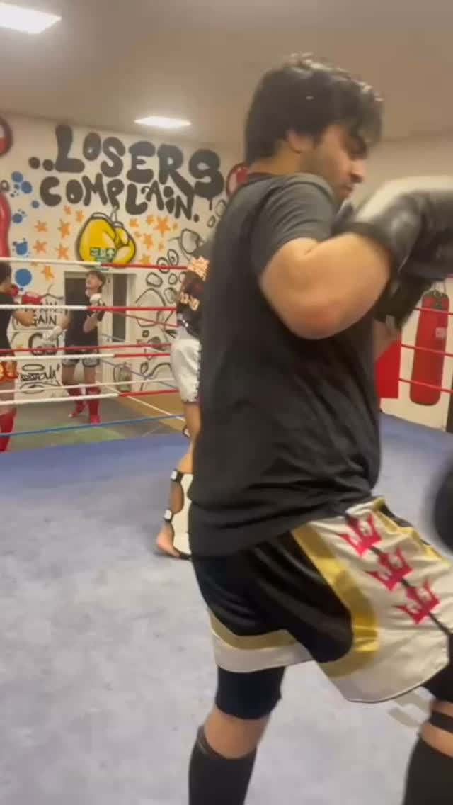 Here is what happened in our Muay Thai classes this week so far ,we are located across Gosport and Fareham,
Monday 19.15 Gosport , Wednesday 19.45 Fareham ,Thursday 19.45 Fareham what are you waiting for get involved book your class now ! #gosport #muaythaithailand #tffmuaythai #fareham #muaythailifestyle #muaythaitraining #muaythailife #muaythaiuk #muaythaigirls #