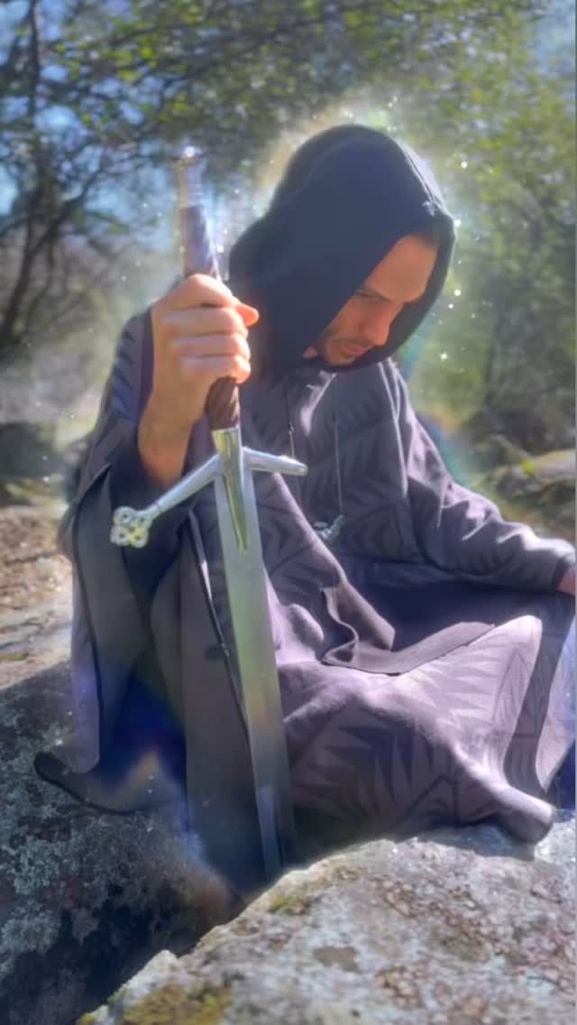 “Earth Shaker” from the album Emerald Lake 💿
Out now on all Platforms #DoveMosis #MoveDosis #HipHopMedicine #HipHopMedHead #MysticalMusic #OpenPortals #AnuSeraphInTown #HHMN #FlowState #Lyricism #7thPlane