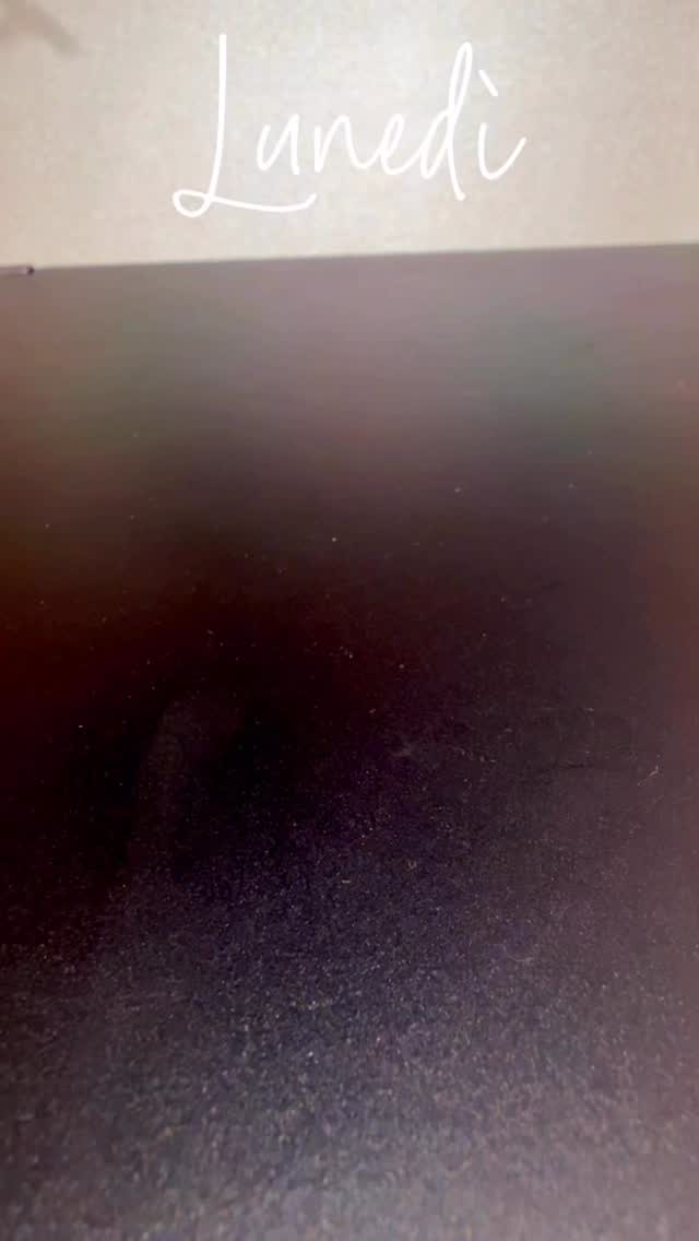 Ecco come prendiamo in carico fin dal suo arrivo sul pc, prepariamo, profumiamo, curiamo con amore e spediamo gli ordini arrivati sul nostro shop online www.capsulerovereto.it 💗
.
.
Grazie a Marco per l’acquisto e la fiducia 🎀
Grazie al mitico Yassin, nostro corriere fidato 🎀
@yassinelbellaj
#capsulerovereto #piccoleemozioniquotidiane #spedizioni #shoponline#pacco#love