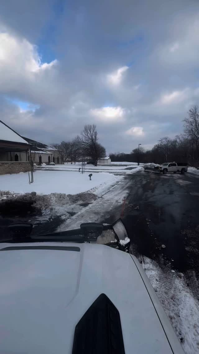 The twins putting in the work 😎
.
.
.
#SnowPlowing #WinterReady #snowplow #saltlife #snowplowinglife #snowwork #snowremoval #snowremovalequipment #winteriscoming #bossplow #snowwarrior #snowmanagement #snowandice #trucksofinstagram