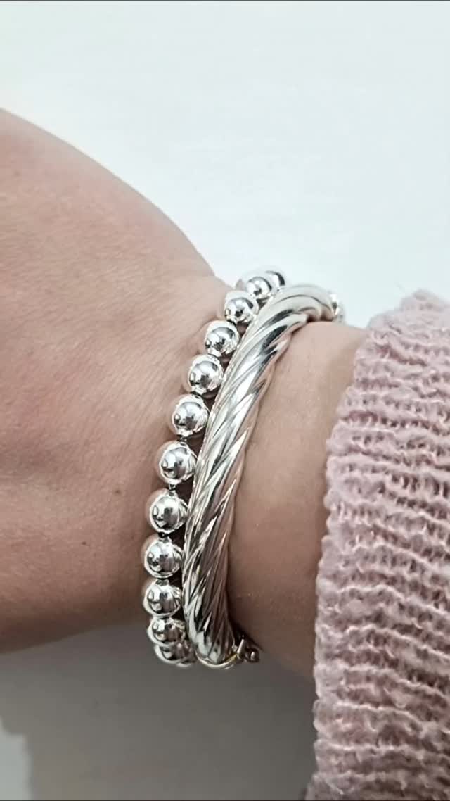 E niente... dovete assolutamente rispondere! π€
Sito internet:
Www.igioielligrace.com
πππππππππ
Boutique:
Viale Orazio Flacco 4/A-Bari
πππππππππ
#argento925 #gioiellipersonalizzati #Gioielli #gioielliinargento #fiduciaonline #acquisticurati #gioiellipersonalizzati #artigianatoitaliano #shoppingonlineitalia #gioielleriaitaliana #madeinitaly #gioiellidiclasse #fashionjewelry #jewelryaddict #clientifelici #sanvalentino #gioiellifattiamano #regalosanvalentino #braccialesumisura