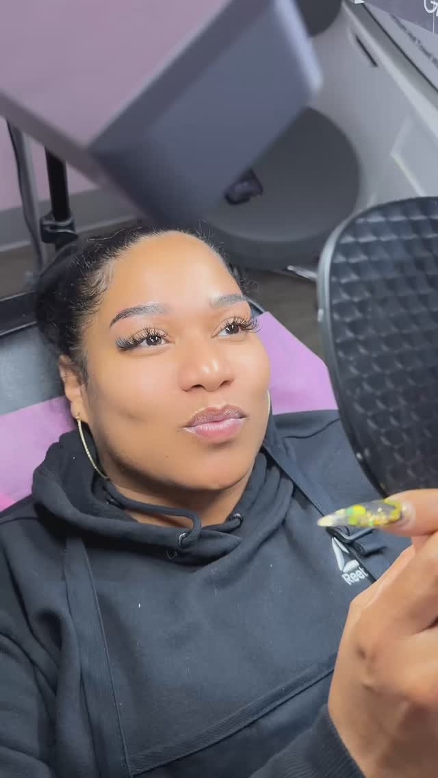 “Achieve fuller, defined brows the natural way with our Henna Brow service💕Henna tints both the hair and skin for a beautifully shaped look that lasts. Ready to ditch the brow pencil? Book now and step up your brow game🎀💖
#HennaBrows #BrowGoals #naturalbeauty #browlove #cincinnatilashes #cincinnatibrows #browshaping #iheartlashnout