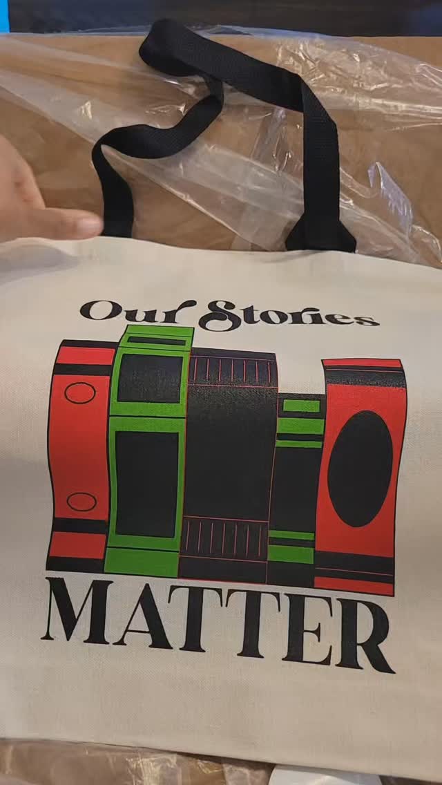 Yup! We have some SWAG for you 🔥
Bags for all your #blackbooks 📚
T -shirts with our theme: Art is Activism + Creativity is Change ✊🏾
BOTH will be available for purchase at our Black History Celebration while supplies last!
Need tickets to the celebration? —>LINK IN BIO‼️
See you there ❤️🖤💚💛
.
.
.
#homeschool #blackhomeschoolers #blackhistory #blackhomeschool365 #art #artisactivism #creativity #community #heritage #legacy #blackexcellence #blackhistoryeveryday #heritagehomeschoolers