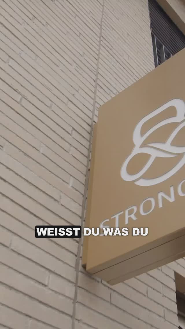 🚀 StrongFit – dein Weg zu Fitness und Regeneration!
⚡ EMS-Training: Effizient, zeitsparend, effektiv.
❄️ Kryosauna: Regeneration und Energie in nur 3 Minuten.
💡 Personal Training: Individuell, persönlich, auf dich abgestimmt.
📩 Schreib uns jetzt und starte deine Transformation! 💪