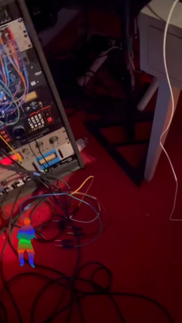 @tablapusher laying down the language and vocabulary of tabla on a seriously tasty new @sadubas groove. Coming soon, made under the visionary guidance of @b.a.r.d.o__ 🔥
Featuring:
@ameet3000 @tablapusher
Bass - @jyoni.riviera
Guitar @b.a.r.d.o__
Keys - @k.phil__
Drums - @mattbattle