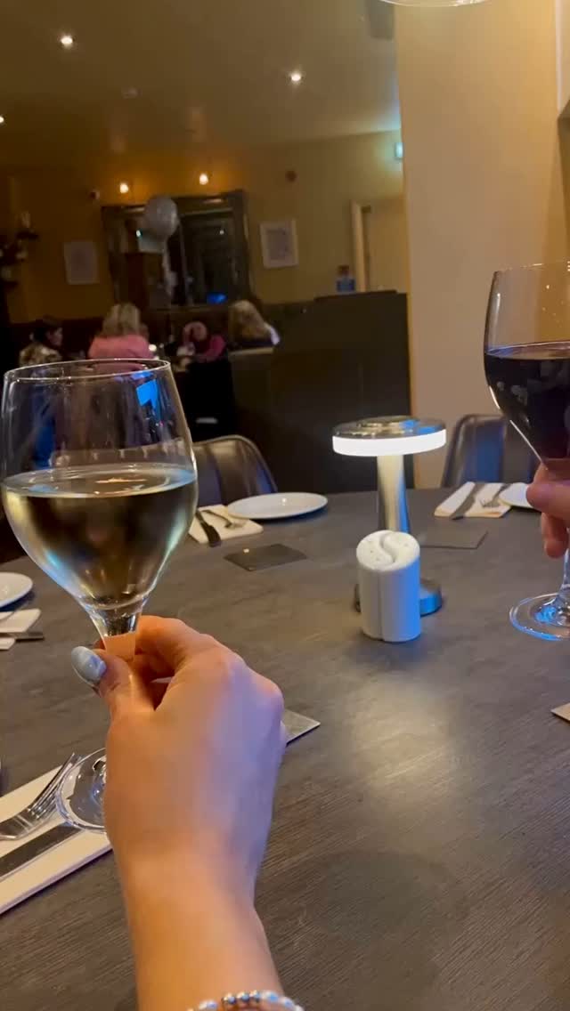 Wine Wednesday - Every Wednesday at 107! 🍷
Between 12pm and 9pm every Wednesday you can enjoy free refills of house wine for 2 hours when you purchase a large glass for only £6.75!
*offer eligible when eating from our set menu