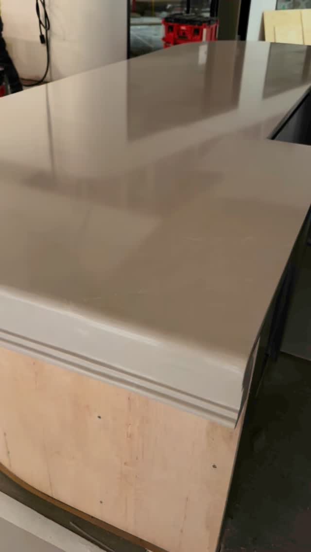 Recently installed commercial project with a 6” specialty drop edge ✅ Our fabricators & installers made it happen! Contact us for your commercial jobs👷♂️
Material: @silestonebycosentino “Desert Silver” Quartz
📍940 Wellington Ave. Cranston, RI
📲 401-780-9639
www.stonedepotofri.com