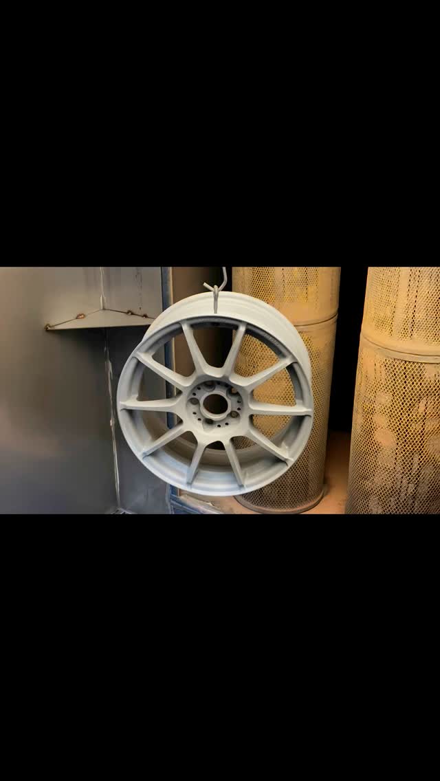 Come see the process of 3coating a wheel with us! 1st coat is goldtastic by prismatic. 2nd coat is BK-05 by cardinal. 3rd coat is Adam’s gold by prismatic. Adam’s gold is a clear with gold flake that really makes these wheels pop!!! #prismaticpowders #cardnialpowders #Goldtastic #BK-05 #Adamsgold @coatingsbycoates always has the tools to get the job done!
