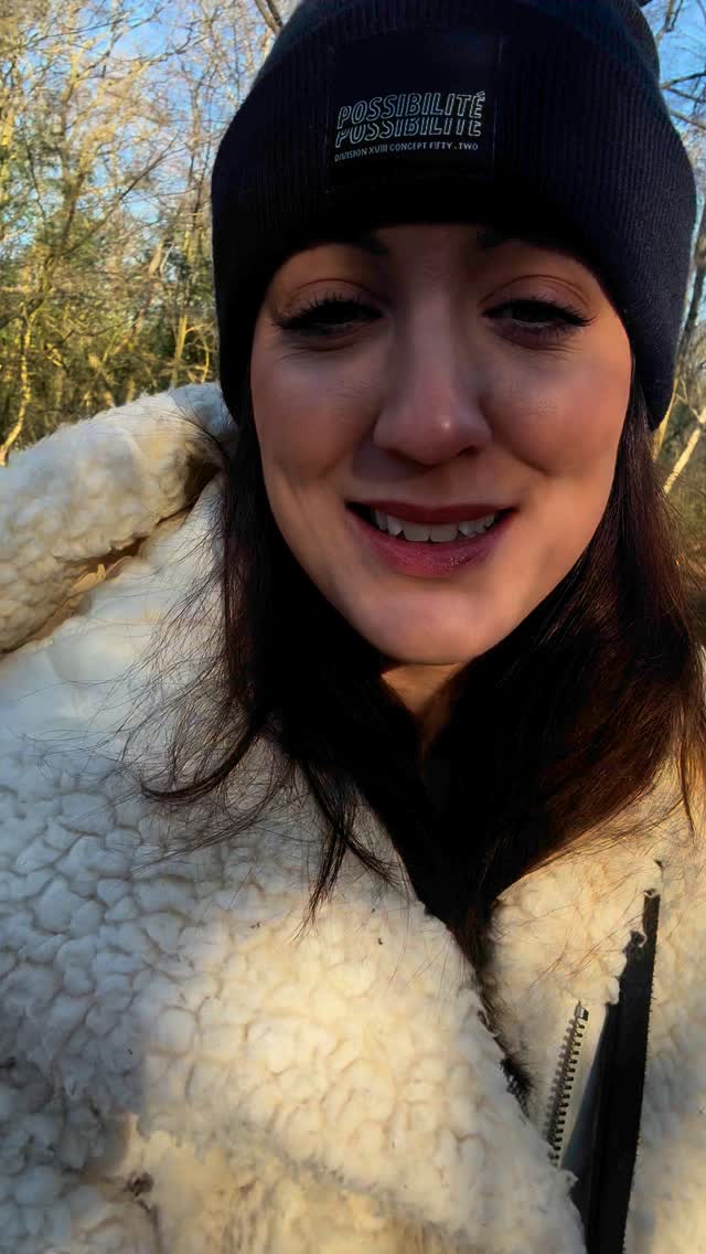 Do you know a woman who can speak about her body without self-denigration? Who can accept a compliment with ease?
Can you?
I’ve grappled with this as the space remains between my desire to fully integrate self-love and a lifetime of conditioning shouting ‘NO!’ And I’ve accepted the space is there, I’m filling it!
The simple actions I’ve chosen to practice are building my body confidence, love and awe for my life long home. I’m excited to share these with you 💫
What are your thoughts?
#bodylove #bodypositive #bodyconfidence