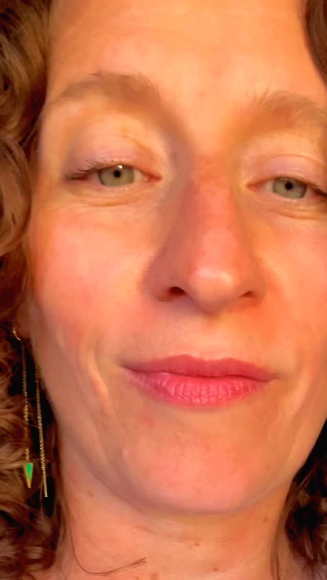 🔥Get your sexy on!
We all have heard the adage ‘Beauty comes from the inside’.
Let’s embody that! Embody Nourishment. Embody Juciness. Embody Self Love. Embody Radiance.
Start by treating your insides well by joining my Spring Cleanse.
Then play with treating the outside well with a hand on experience at the Ayurveda Spa Day @yogawest_napa
Cleanse starts March 31 (with an intro call a week before)
Ayurveda Spa Day is April 5!
#ayurveda #spaday #selfcare #selflove #cleanse #community #divinelove #dinacharya #dailyroutine