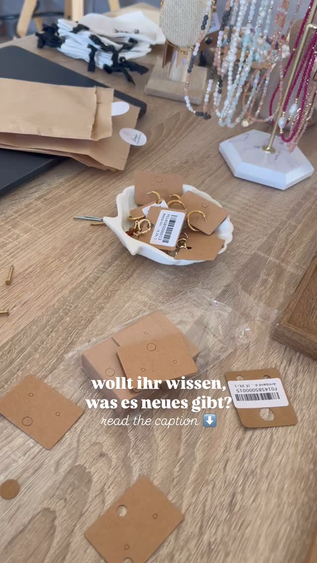 immer wieder bekommen wir die Frage ob wir nicht auch einen Shop haben 🤭
heute sind wir diesem Traum ein kleines Stück näher gekommen 😍 wir haben im s‘Fachl Innsbruck DEZ ein Fachl bezogen und können dort unsere Schmuckstücke präsentieren.
Ich freue mich sehr und hoffe auf viele Besucher 🫶🏼
#sfachl #dez #innsbruck #manuka #heilsteine