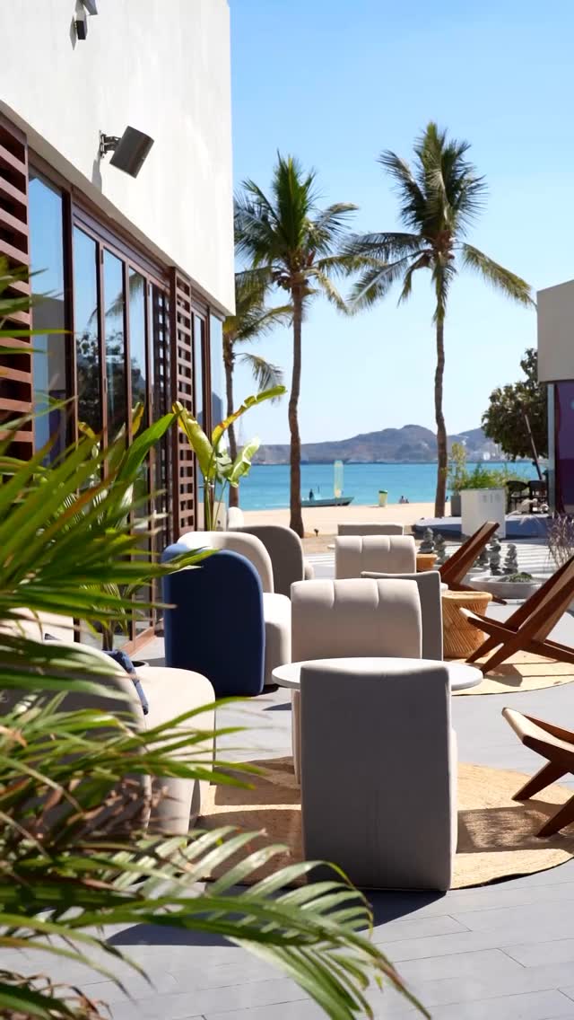 Monday mornings in our outdoor haven. Take a seat and enjoy the beautiful aesthetics imbued with serenity ✨