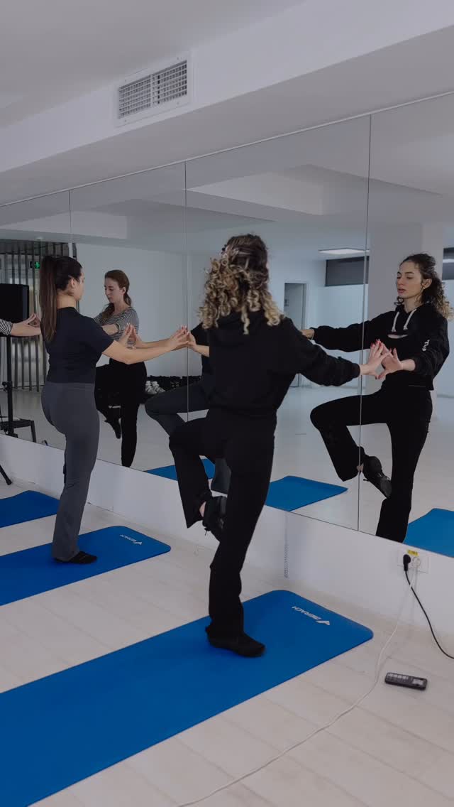 Dacă e marți, Claudia vă invită la 2 clase ✨
18.00- Ballet Beginners
19.00- Contemporary
Dezvoltă-ți postura, eleganța şi coordonarea💪🏻
Intră pe site şi înscrie-te! Click ➡️ link bio
#dancestudio #danceclub #dancevideo #dance #independance #fyp #dancelife #jazzdance #dancewithus💃