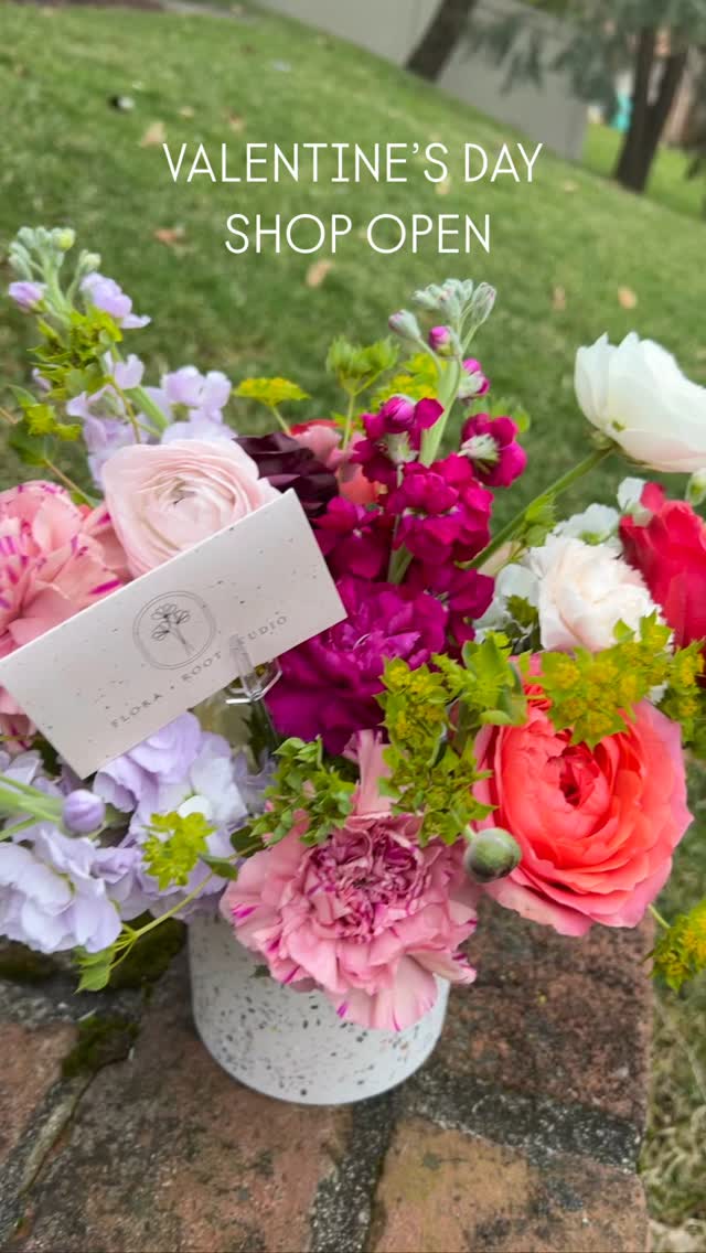 ❤️🔥🖤 TIME IS RUNNING OUT 🖤❤️🔥
Order your Flora + Root and @bakingtothemacs Valentine’s Day bundle today!
We are offering a beautiful floral bouquet andddd delicious sugar cookie bouquet for only $100!
This is the perfect way to treat yourself OR your hunnie. Order yours today here: https://bit.ly/Lovestruckbundle or in my bio!
#pittsburghflorist #pghflorist #washingtonpaflorist #floraandrootstudio #mcmurrayflorist #valentinesdaygift #valentinesday2025 #canonsburgpa #pittsburghwedding #pghwedding