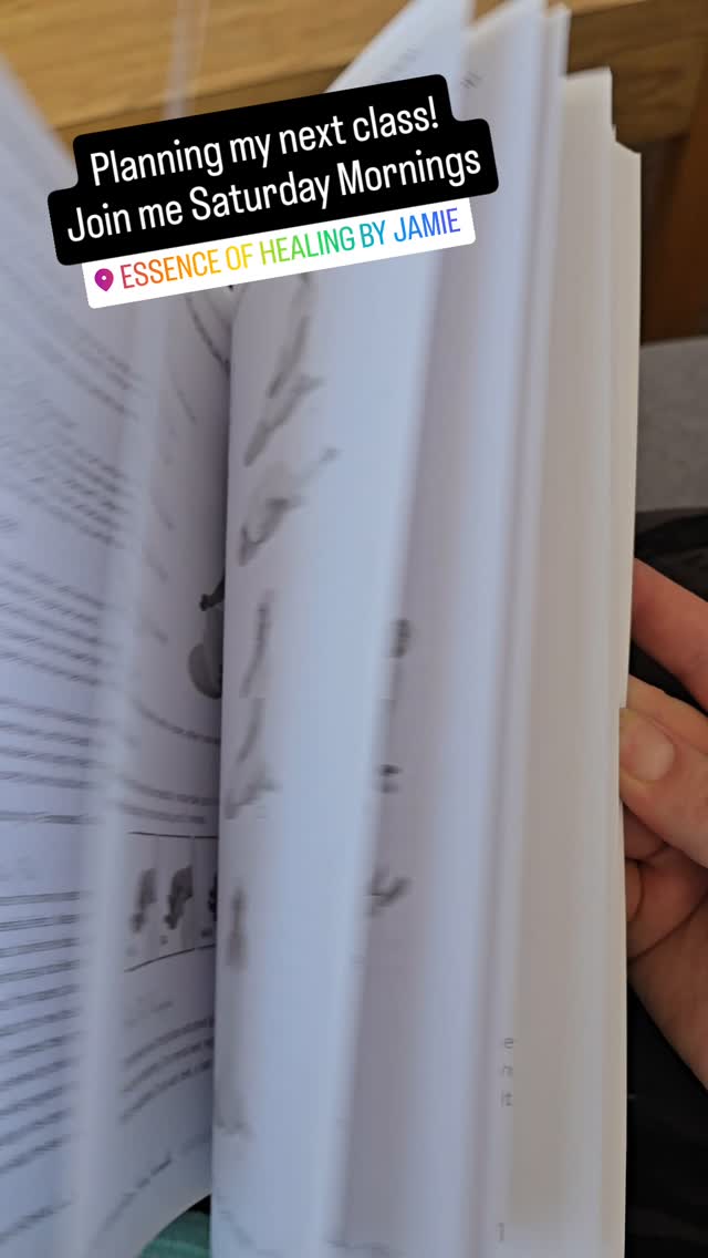 After a whirlwind of traveling delays, I finally made it home! I had to put my classes on hold but now that I am home and resettled, it's time for action!
Next class time: Saturday 830am at @essenceofhealingbyjamiedavis
A good way to start the day with energy building movements and a kriya to support us while we get through the last weeks of winter!
For those who have never done Kundalini before, I'll tell you it's not like regular yoga. You are invited to laugh, cry, get mad, and use your frustrations or joy in a way to support you instead of holding you back. This is about using your strength and your divine light to cut through the crap and show up. Show up in the way that is meant perfectly for you.
I want everyone to leave a little more courageous, resilient, and free. I hope I see you on your mat!
#stonyplain #sprucegrove #parkland #yoga #change #TrySomethingNew