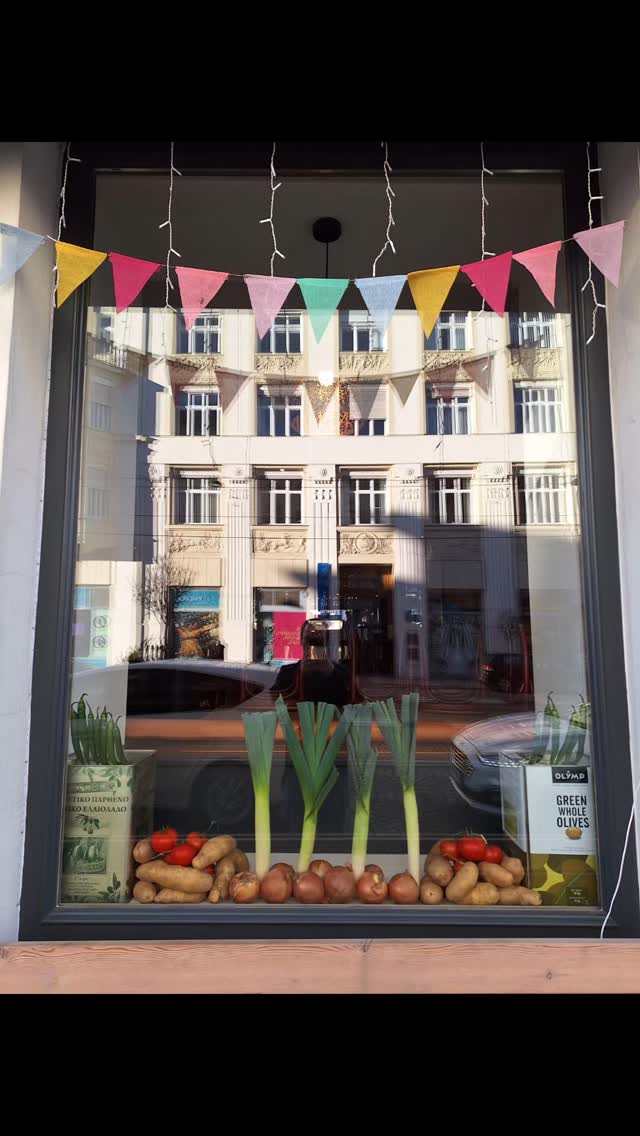 Frames everywhere 😃